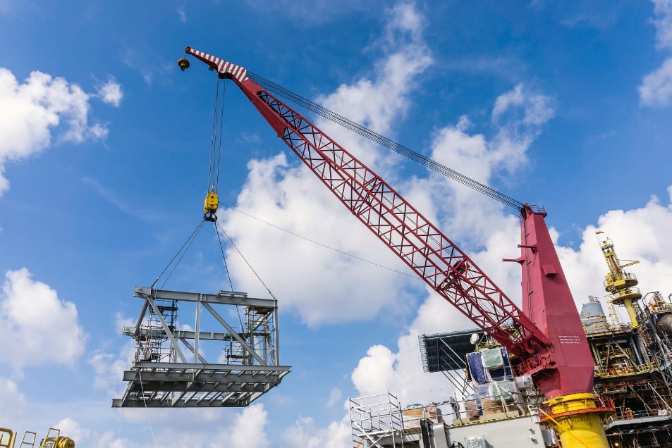 5 Advanced Reasons to Hire a Professional Lifting Equipment Company